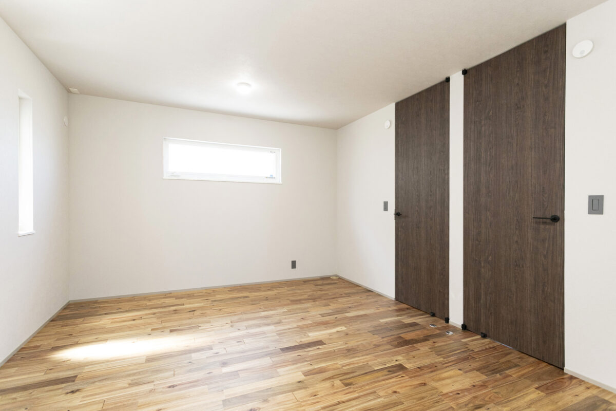 >将来的に2部屋に分けることを想定した子供部屋　写真